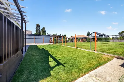 607 14th Street SW Puyallup WA 98371