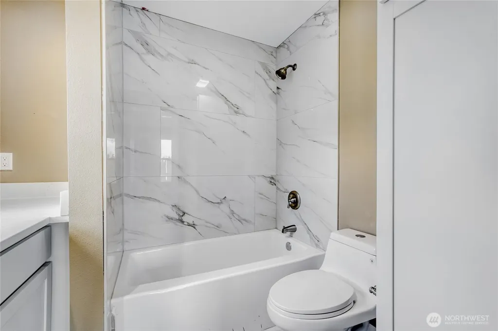 3403 S 144th Lane Tukwila WA 98168