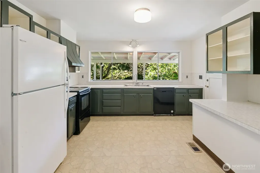 10045 10th Avenue SW Seattle WA 98146