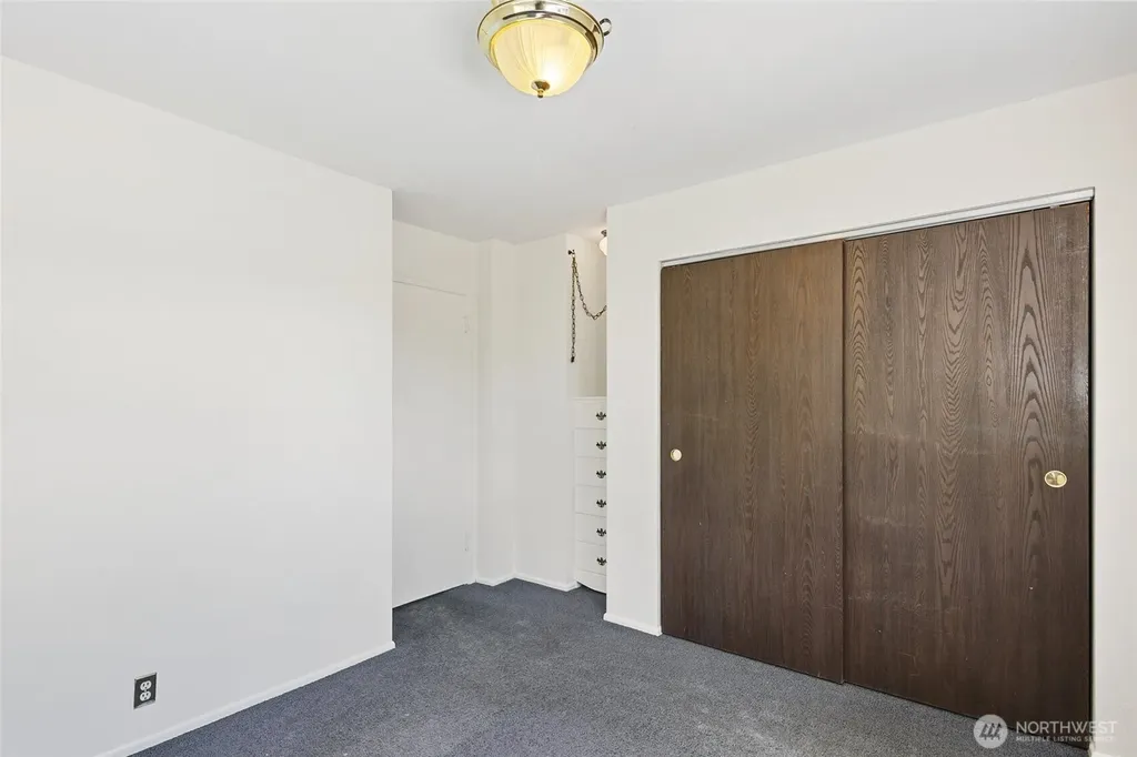 10045 10th Avenue SW Seattle WA 98146