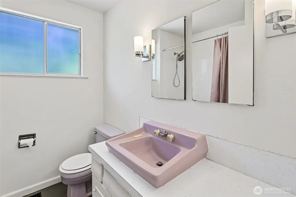 10045 10th Avenue SW Seattle WA 98146