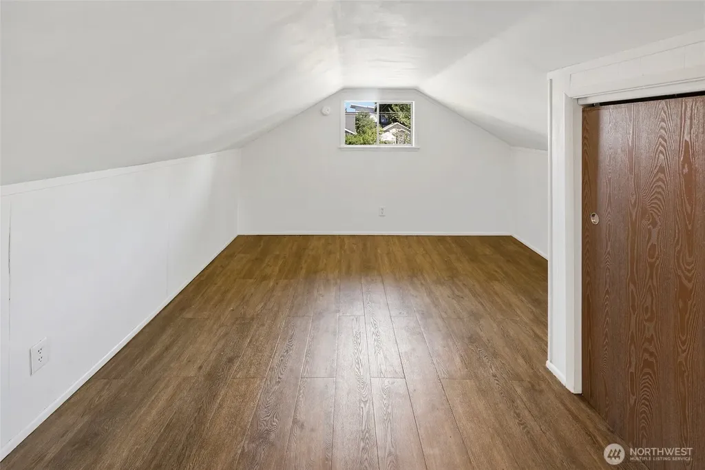 10045 10th Avenue SW Seattle WA 98146