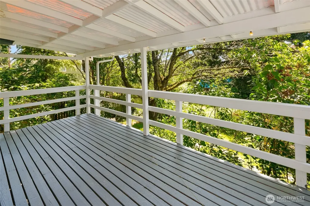 10045 10th Avenue SW Seattle WA 98146