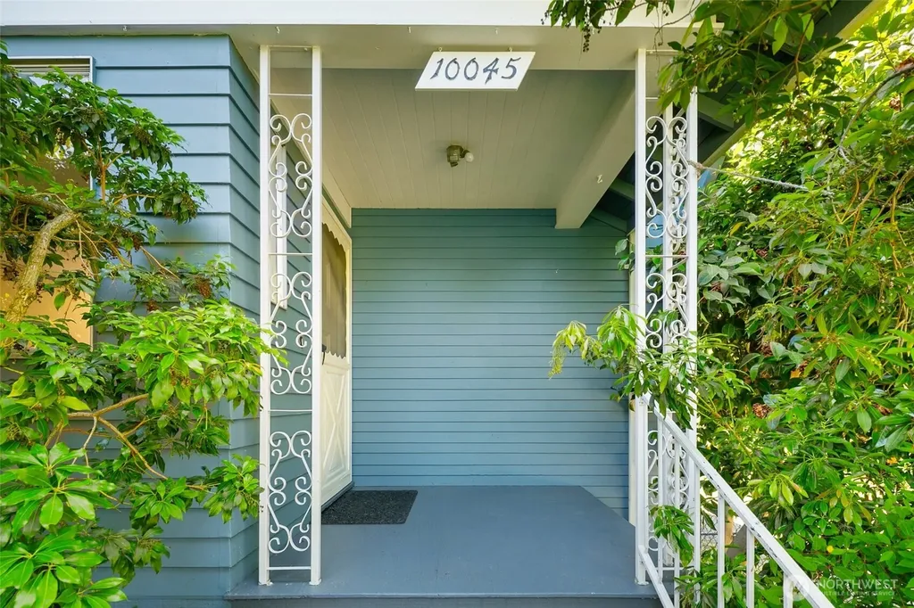 10045 10th Avenue SW Seattle WA 98146
