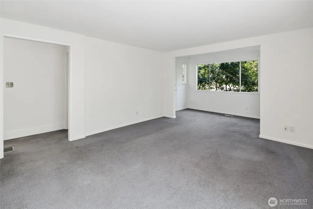 10045 10th Avenue SW Seattle WA 98146