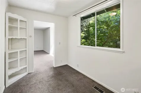 10045 10th Avenue SW Seattle WA 98146