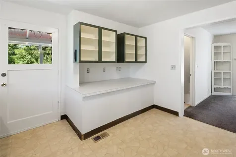 10045 10th Avenue SW Seattle WA 98146