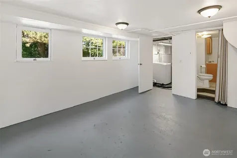10045 10th Avenue SW Seattle WA 98146