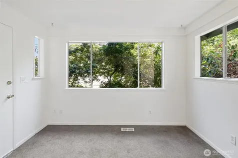 10045 10th Avenue SW Seattle WA 98146