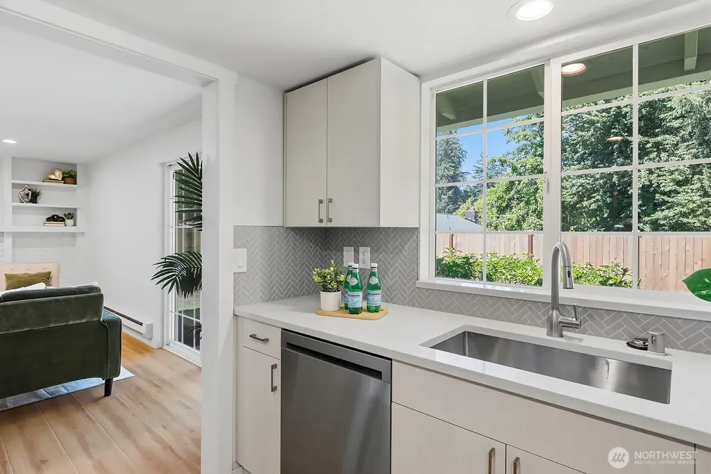 10407 170th Avenue NE Redmond WA 98052