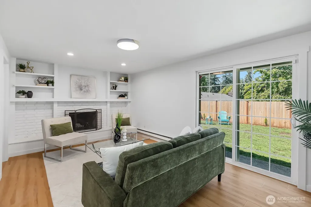 10407 170th Avenue NE Redmond WA 98052