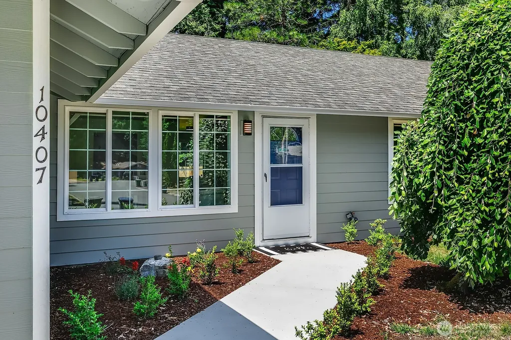 10407 170th Avenue NE Redmond WA 98052