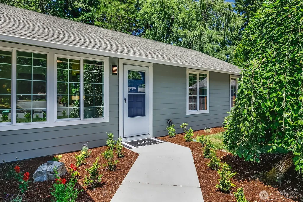 10407 170th Avenue NE Redmond WA 98052
