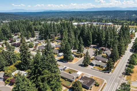 10407 170th Avenue NE Redmond WA 98052