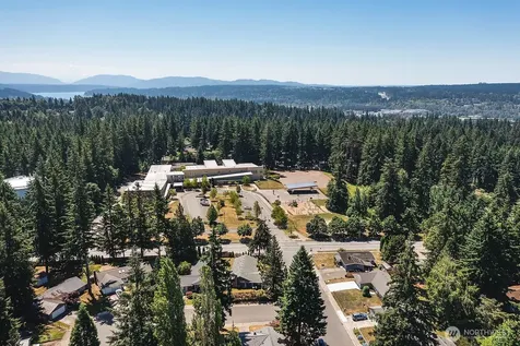 10407 170th Avenue NE Redmond WA 98052