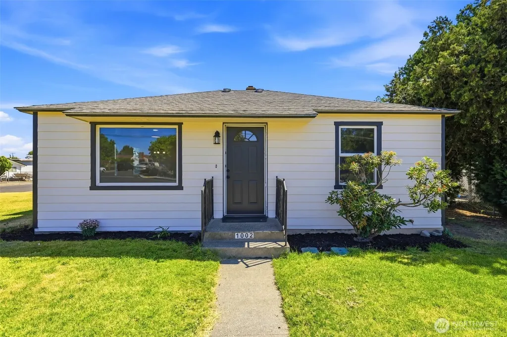 1002 W Pearl Street Pasco WA 99301