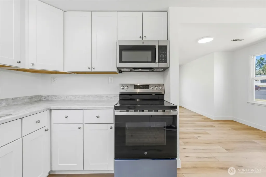 1002 W Pearl Street Pasco WA 99301