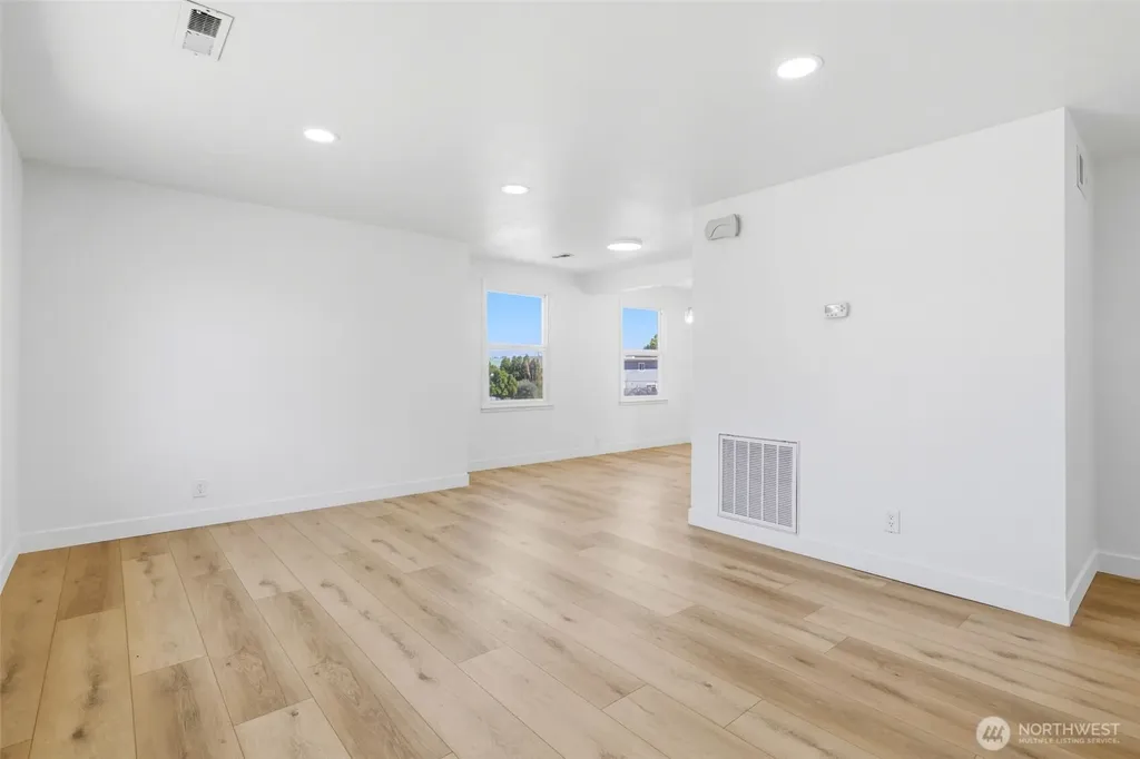 1002 W Pearl Street Pasco WA 99301