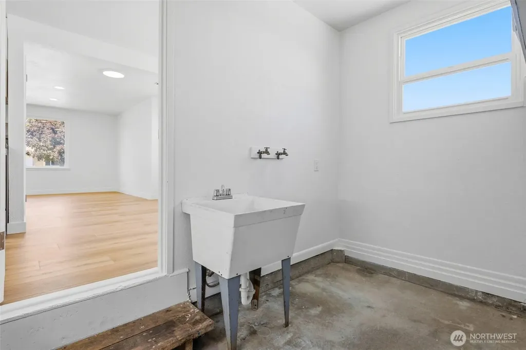 1002 W Pearl Street Pasco WA 99301