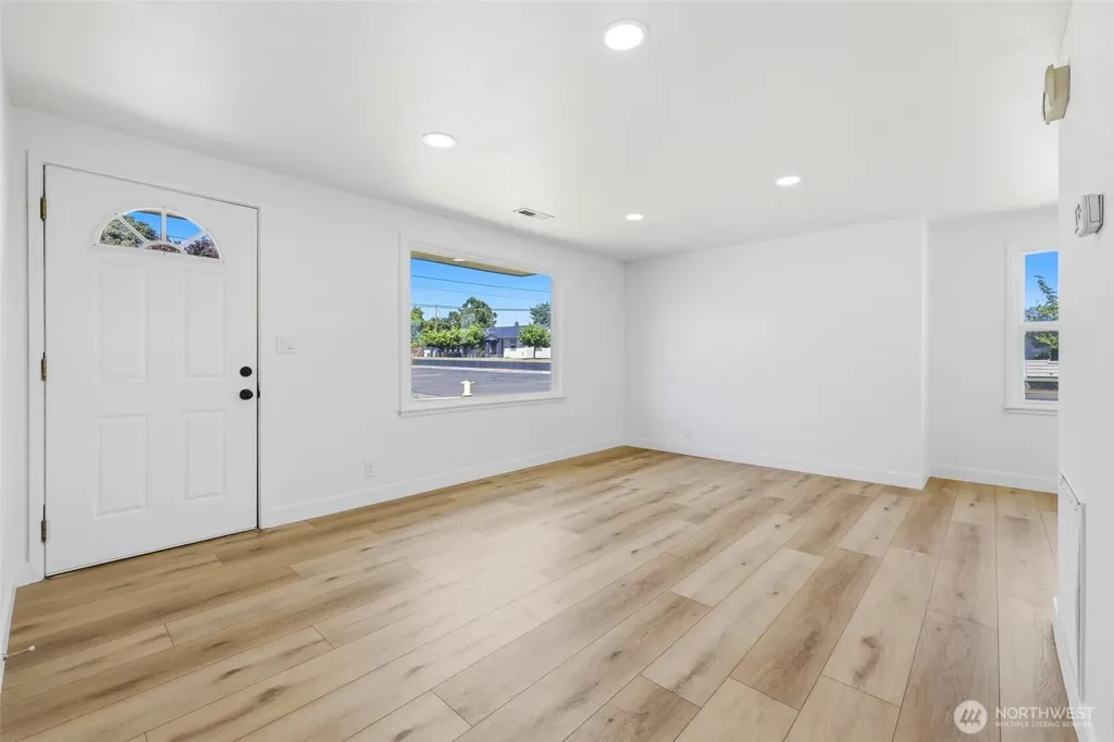 1002 W Pearl Street Pasco WA 99301