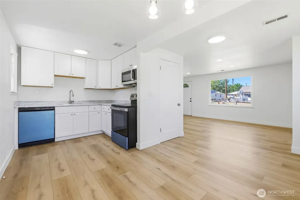 1002 W Pearl Street Pasco WA 99301