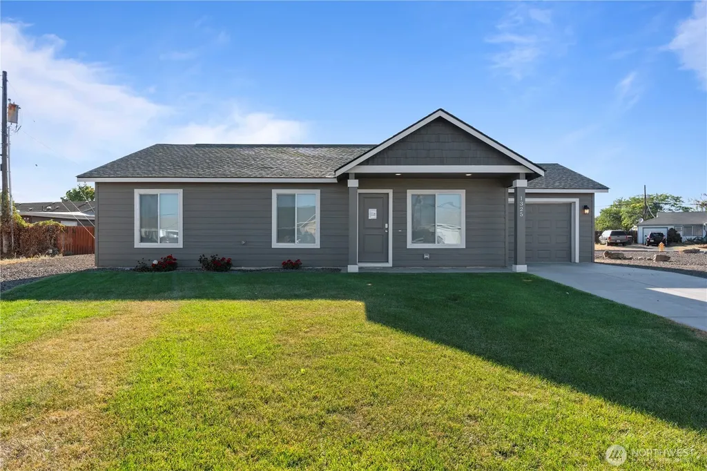1325 Shaw Street Moses Lake WA 98837