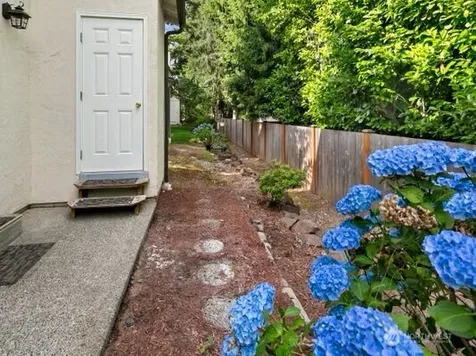 14124 74th Place NE Kirkland WA 98034