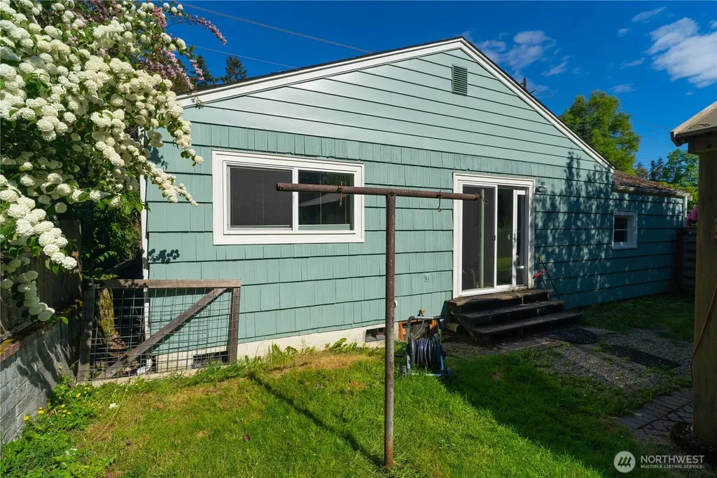 2043 Bethel Street NE Olympia WA 98506