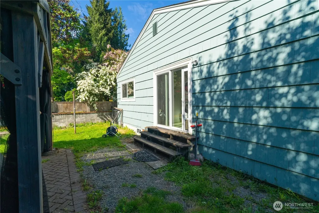 2043 Bethel Street NE Olympia WA 98506