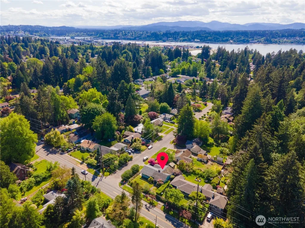 2043 Bethel Street NE Olympia WA 98506