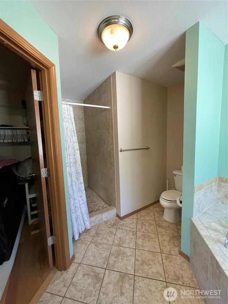 6209 25th Street NE Tacoma WA 98422
