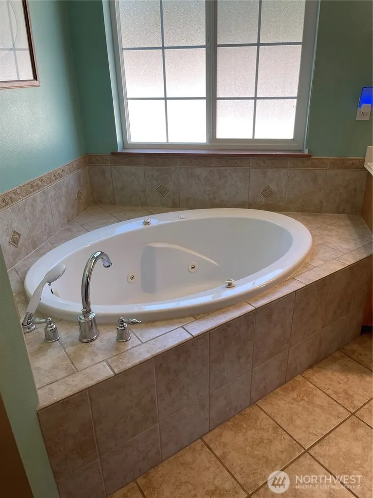 6209 25th Street NE Tacoma WA 98422