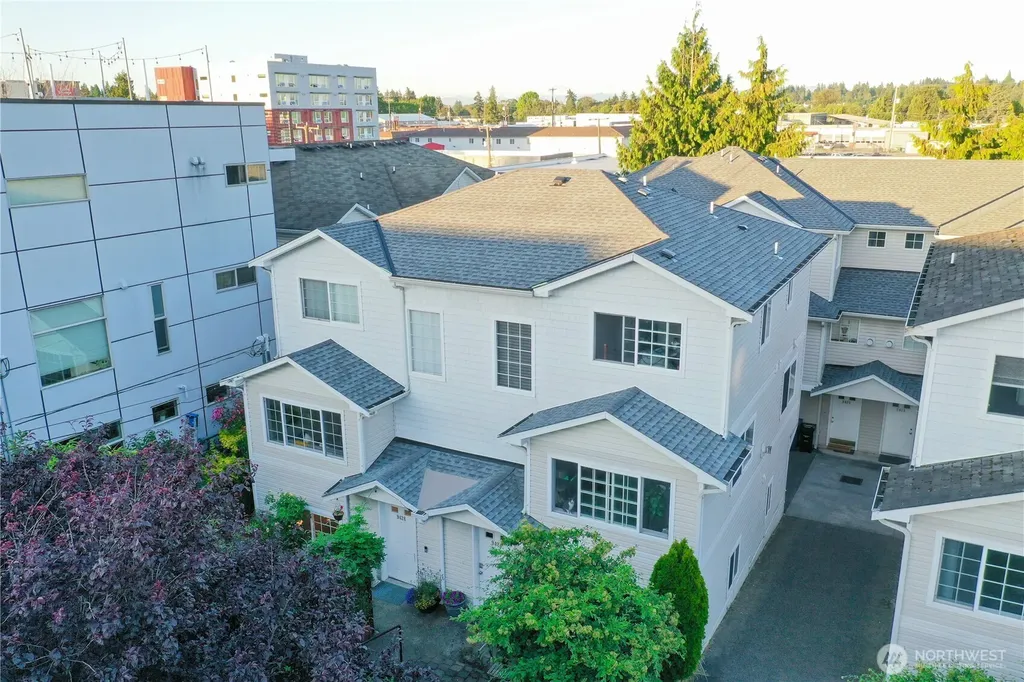 9426 Linden Avenue N Seattle WA 98103