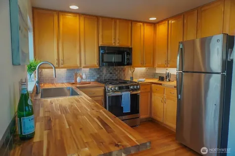 9426 Linden Avenue N Seattle WA 98103