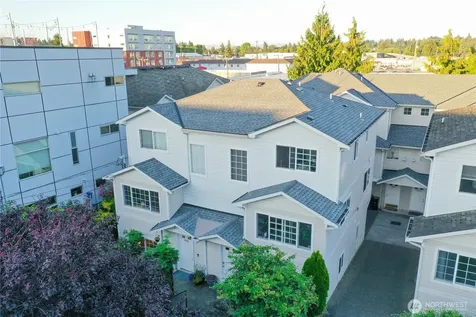 9426 Linden Avenue N Seattle WA 98103