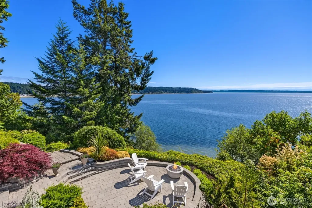 19116 Angeline Avenue NE Suquamish WA 98392