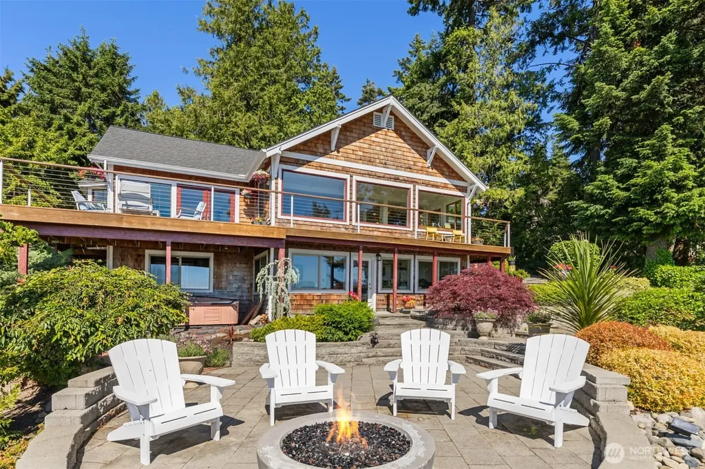 19116 Angeline Avenue NE Suquamish WA 98392