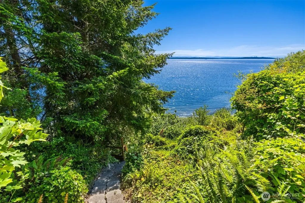 19116 Angeline Avenue NE Suquamish WA 98392