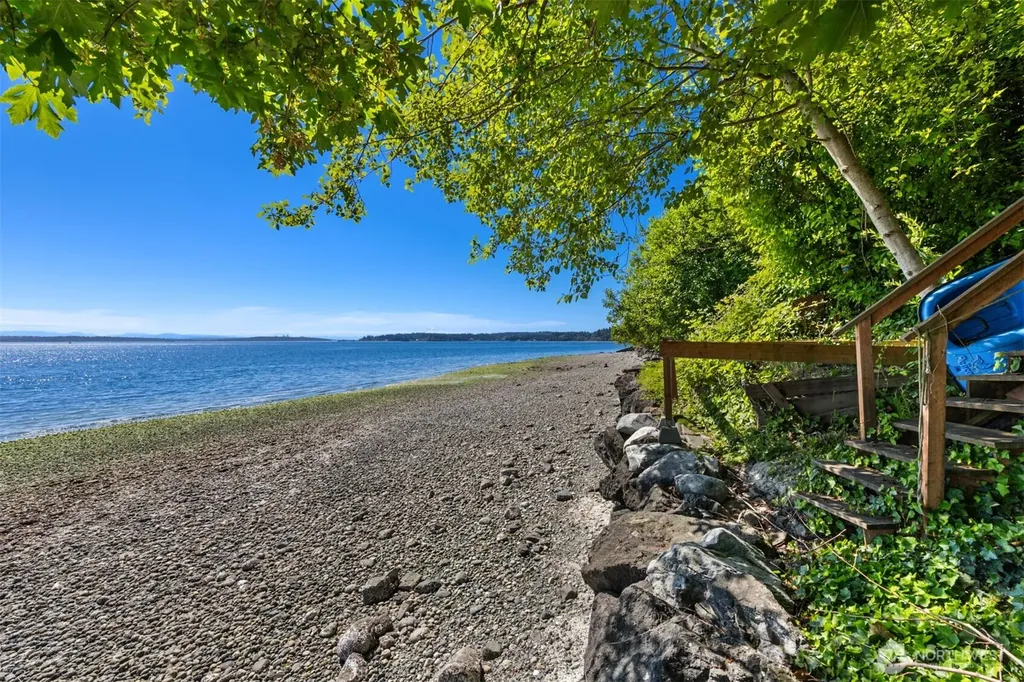 19116 Angeline Avenue NE Suquamish WA 98392