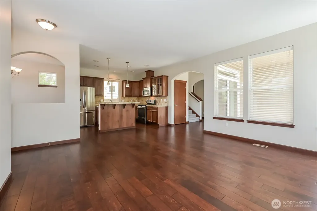2406 43rd Avenue SE Puyallup WA 98374