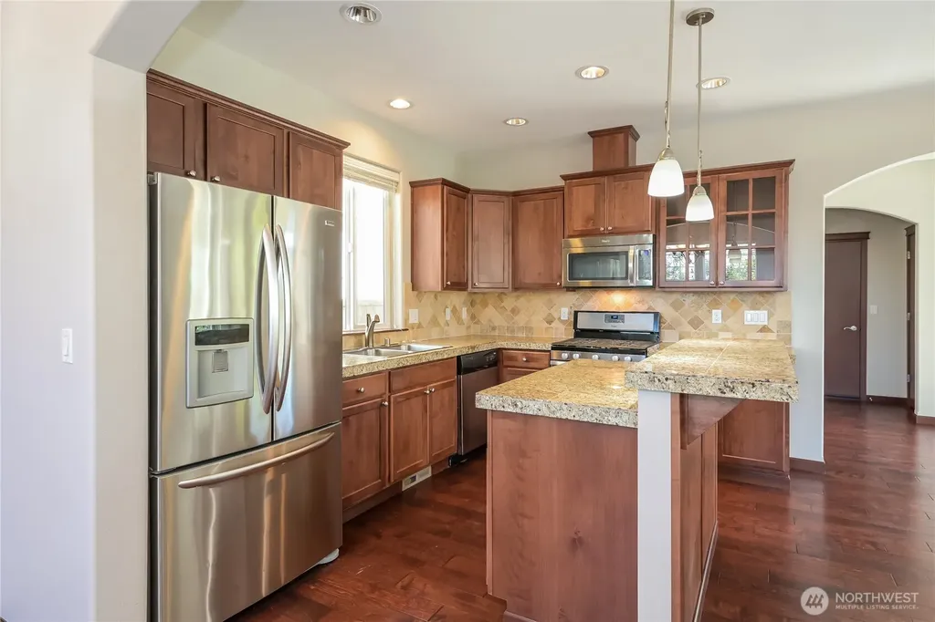 2406 43rd Avenue SE Puyallup WA 98374