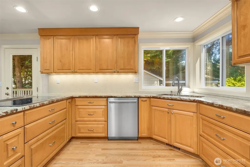 2714 232nd Place SE Sammamish WA 98075