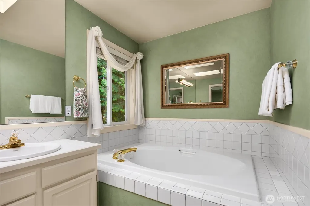 2714 232nd Place SE Sammamish WA 98075