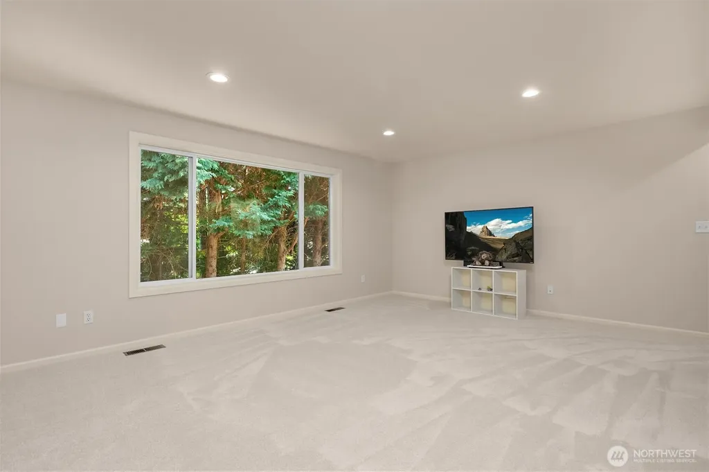 2714 232nd Place SE Sammamish WA 98075