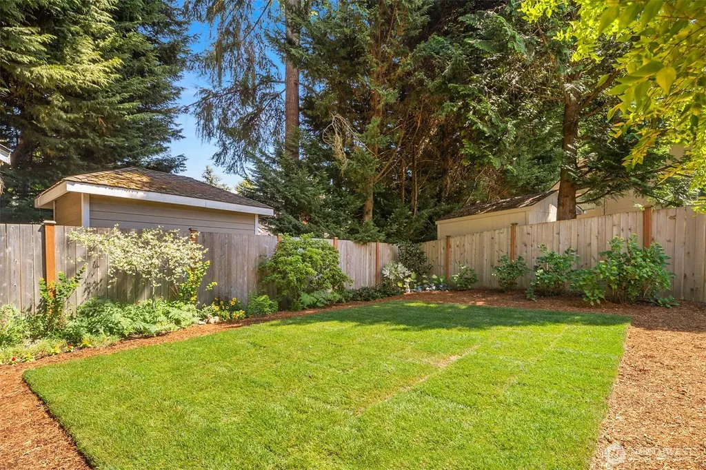2714 232nd Place SE Sammamish WA 98075