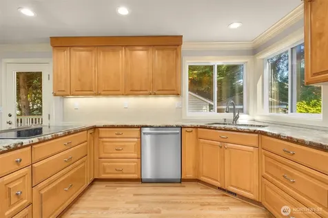 2714 232nd Place SE Sammamish WA 98075