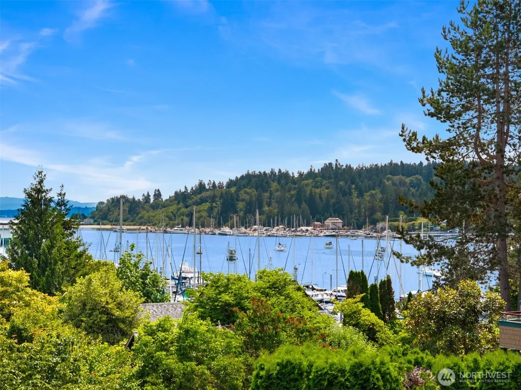 470 Wood Avenue SW Bainbridge Island WA 98110