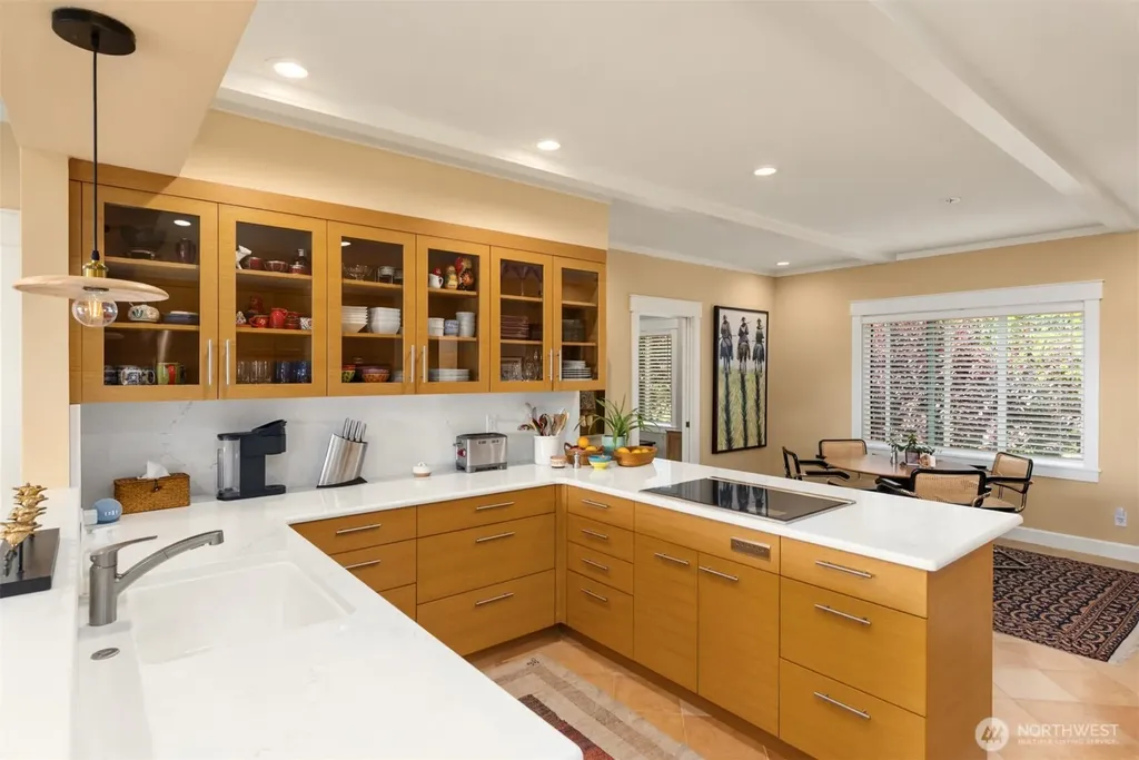 470 Wood Avenue SW Bainbridge Island WA 98110