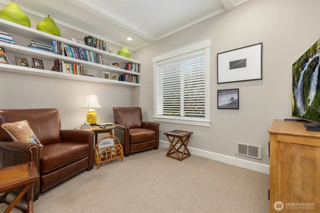 470 Wood Avenue SW Bainbridge Island WA 98110