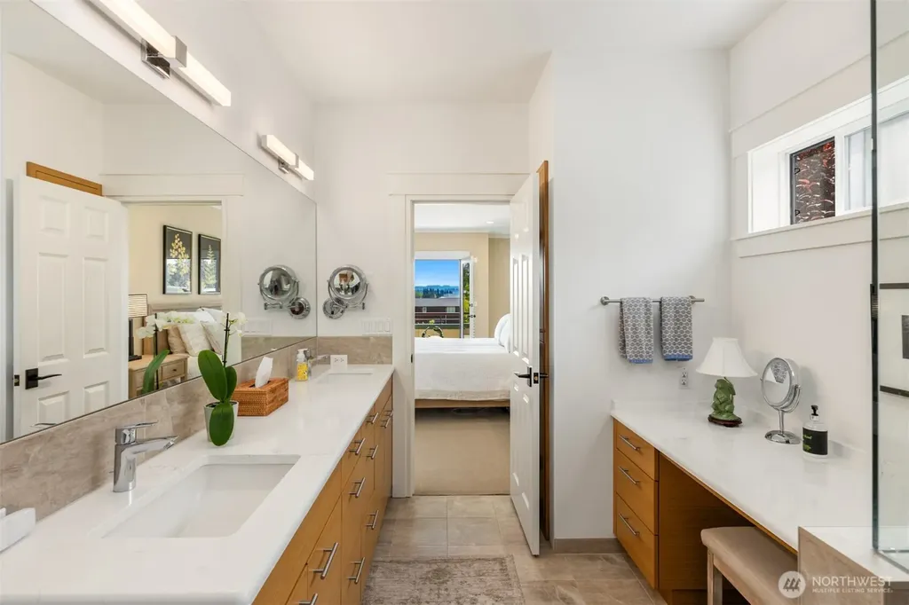 470 Wood Avenue SW Bainbridge Island WA 98110